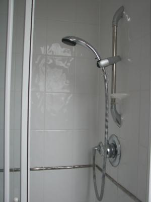 P0036 En suite Shower